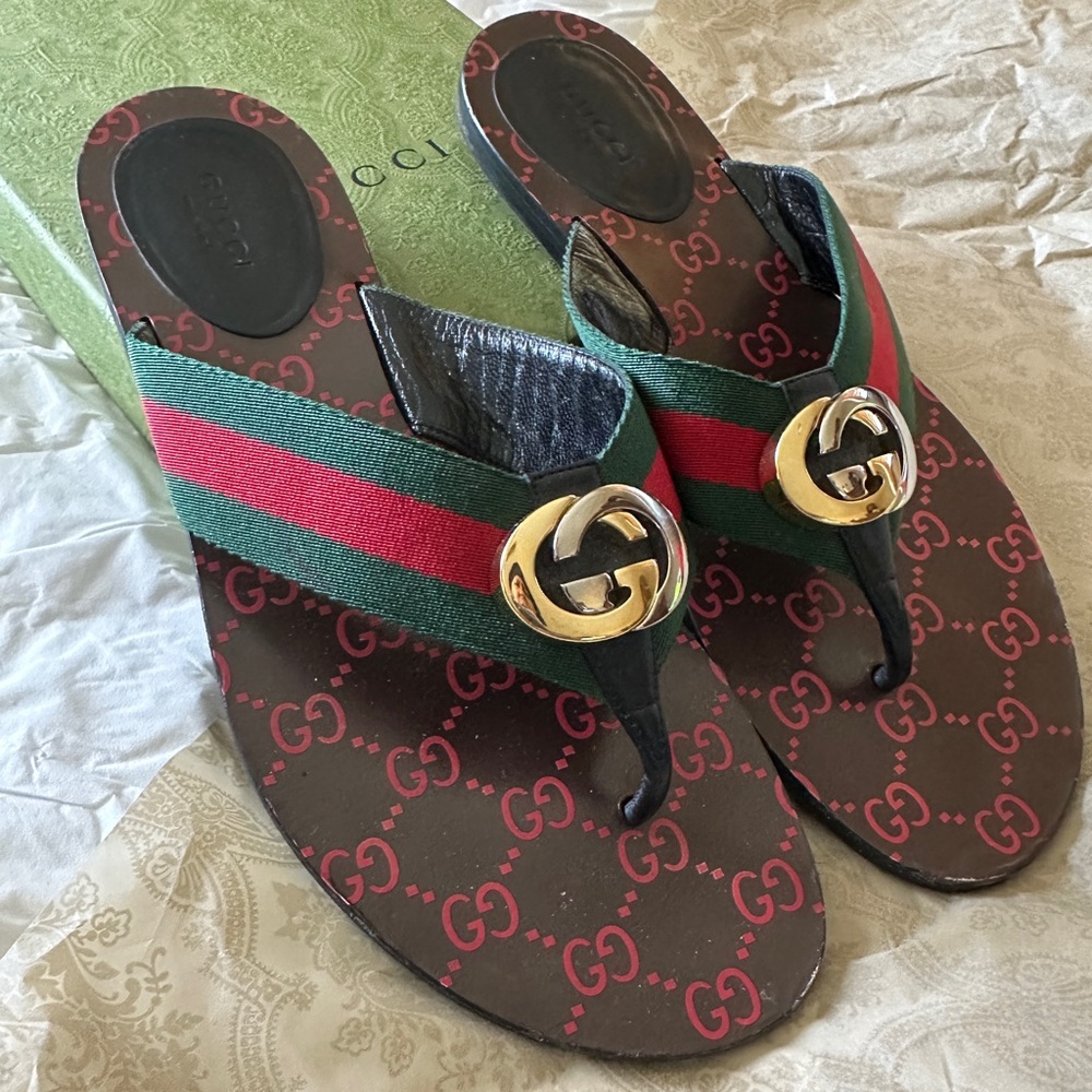 Gucci Thong Sandals
